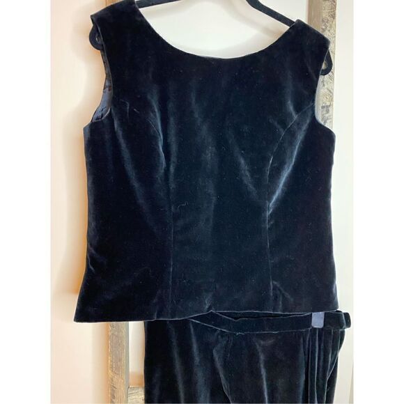 S 12/14, Anne de Villers Paris, black velour 2 pc suit. Like new condition! - Picture 6 of 7